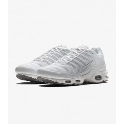 ΑΘΛΗΤΙΚΑ ΠΑΠΟΥΤΣΙΑ NIKE AIR MAX PLUS TN ΛΕΥΚΟ 